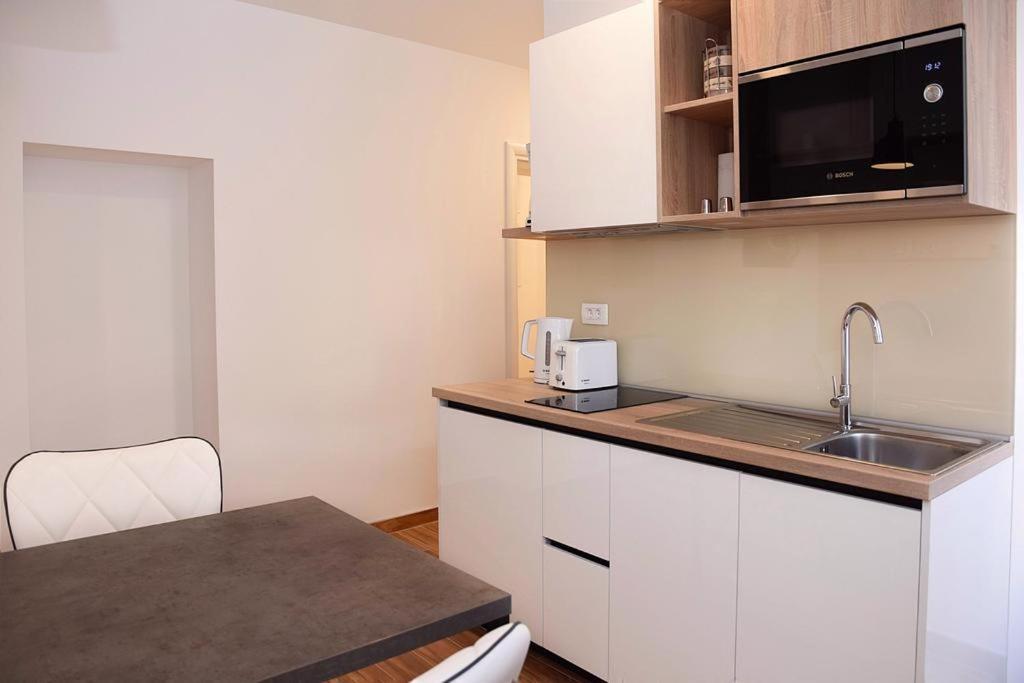 4 Corner The Center Of The Old Town Apartment Zadar Bagian luar foto